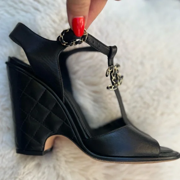 CHANEL black leather sandals quilted lambskin wedged sandals wedges - Picture 7 of 13